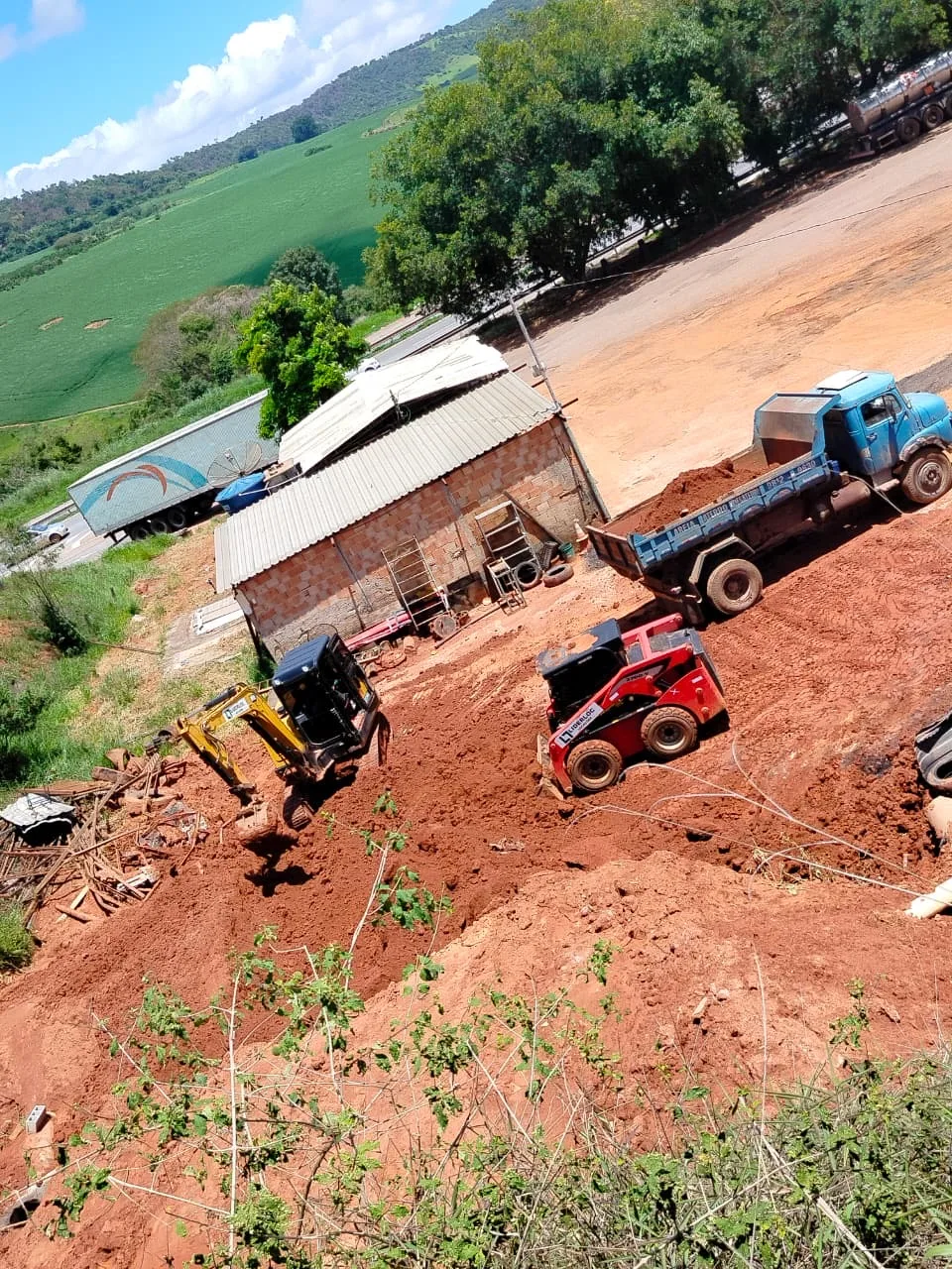Carregamento e remoção de material